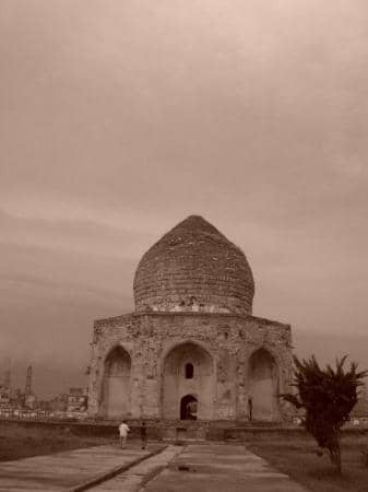 Mughal Architectural Traces
