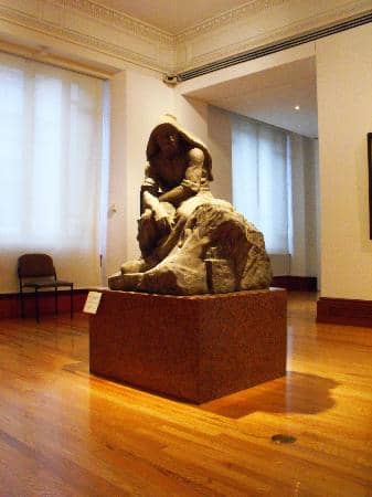 Intimate Gallery Setting