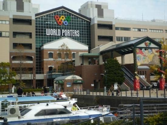 Gachapon & Toy Stores