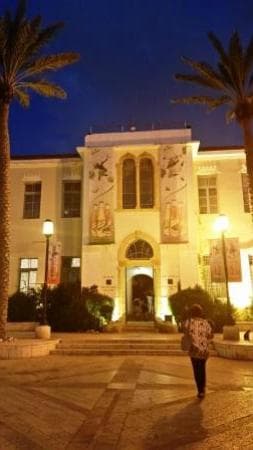 החצר הקסומה של סוזן דלל