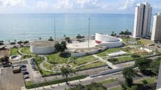 Vibrant Sunday Atmosphere