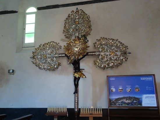 Spectacular Crucifixes