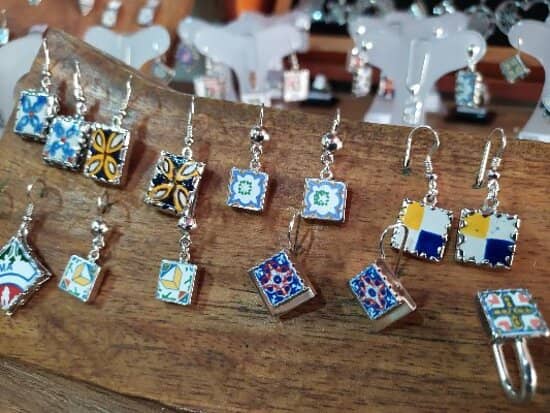 Live Music & Cultural Performances