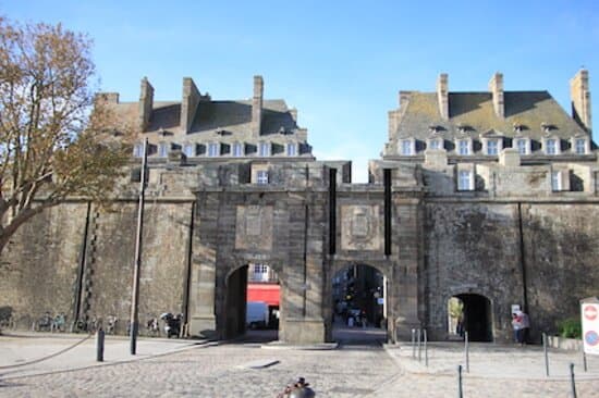 Porte Saint Vincent, depuis l'exterieur de la ville