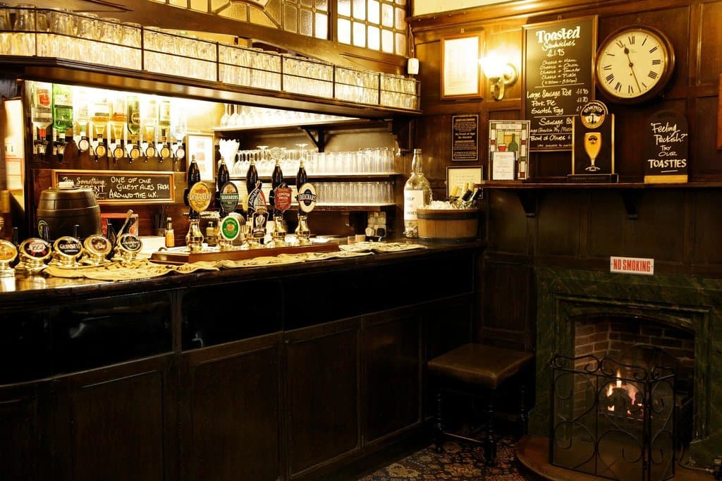 Cask conditioned ales and a great drinks selection