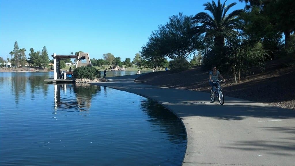 Смотровая площадка на озере