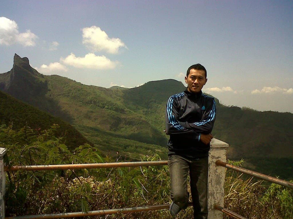 Panoramic Mountain Views