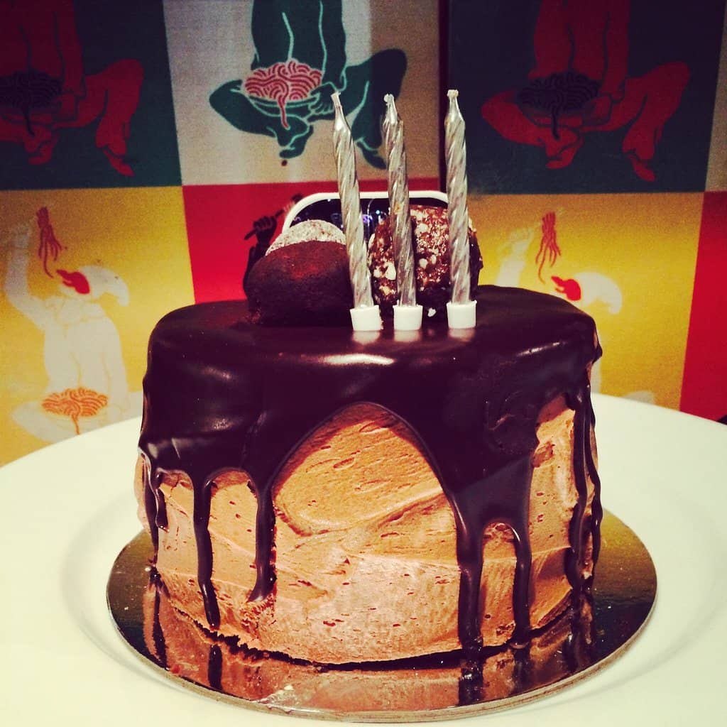 Lively Atmosphere & Quirky Decor