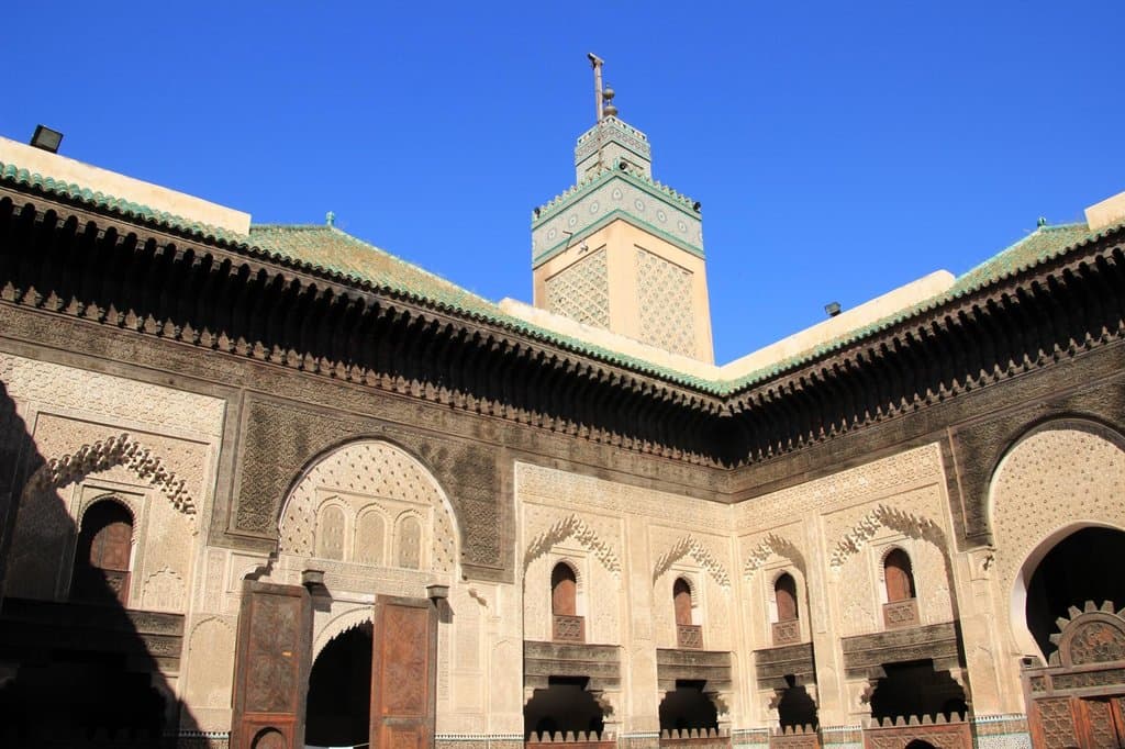 神学校とモスクタワー