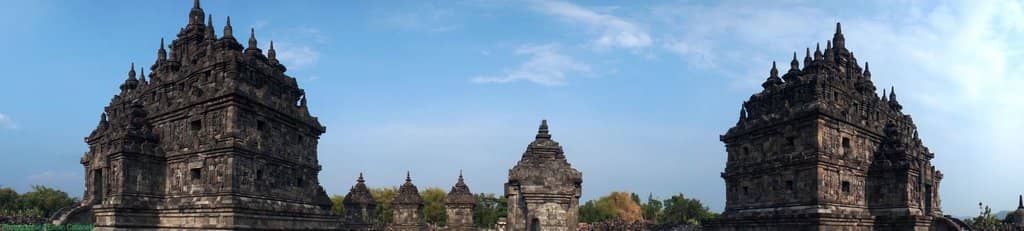 Intricate Carvings & Statues