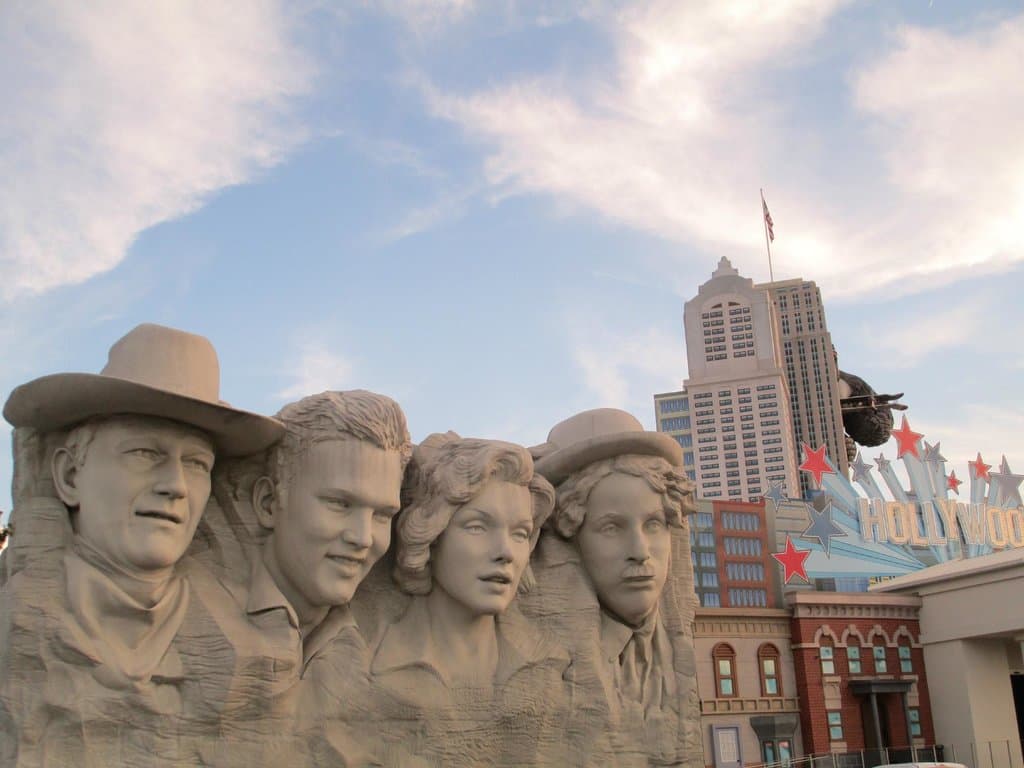 The building itself is very well done, and easy to spot from the road - just look for King Kong.