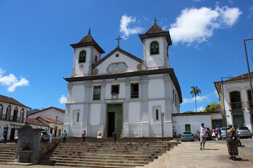 A praça onde está a Catedral, em Mariana.