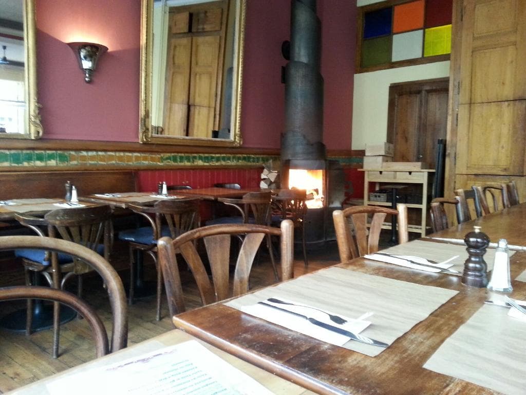 Au chaud près du poêle