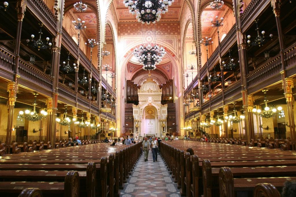 the world’s second largest Jewish temple