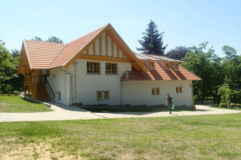 Gateway to Villa Tugendhat