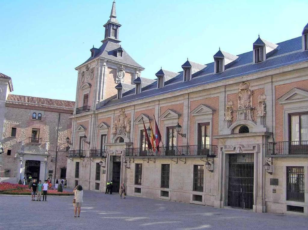 Lindo edifício na calle mayor