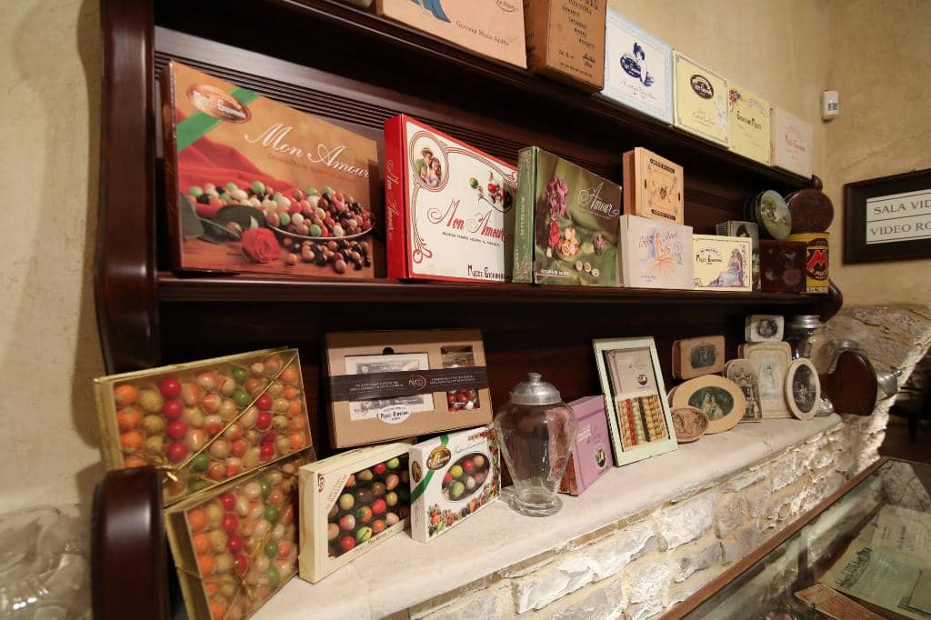 Vintage Confetti Packaging