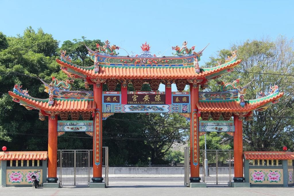 Entrance gates a prelude to the temple.