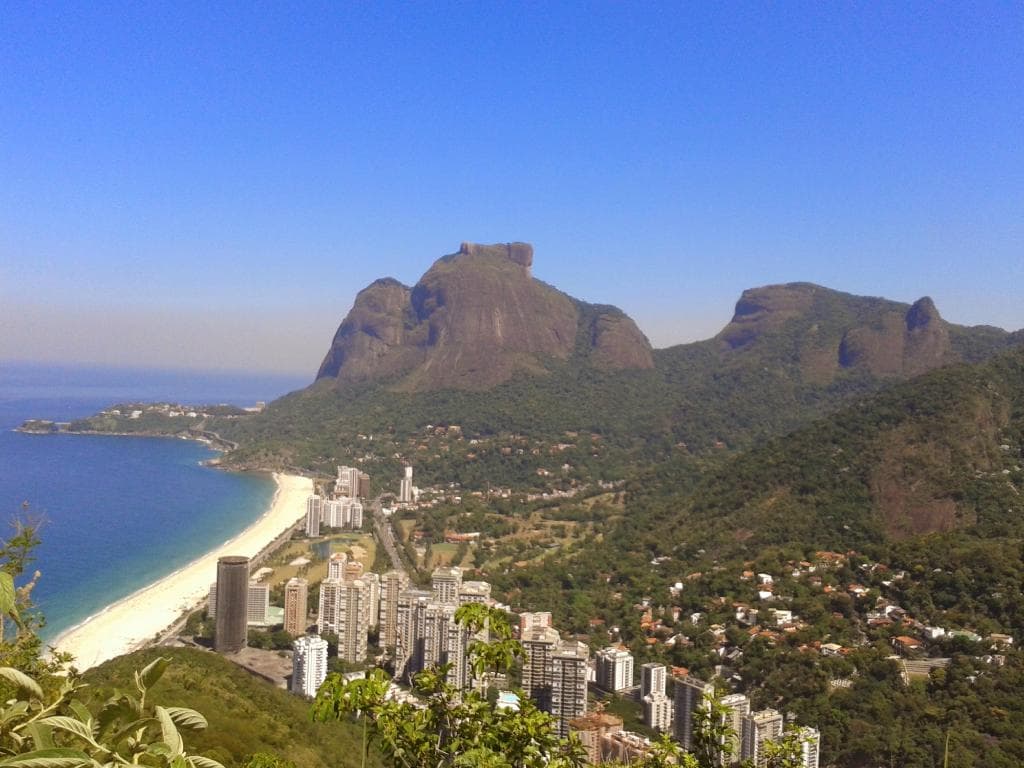 Pedra da Gávea vista dos Dois Irmãos.
