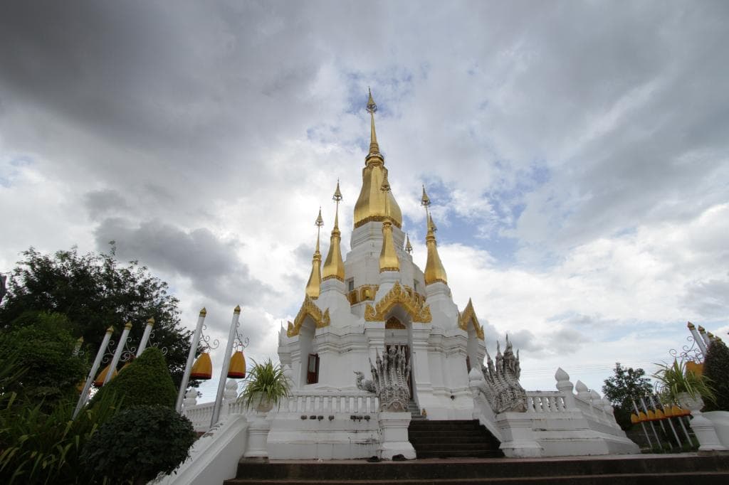 Wat Tham Khuha Sawan Khong Chiam