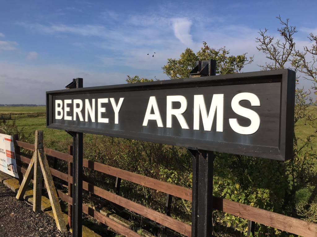 Riverbank Views & Moorings