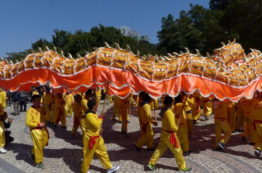 Barra Square - dragon parade