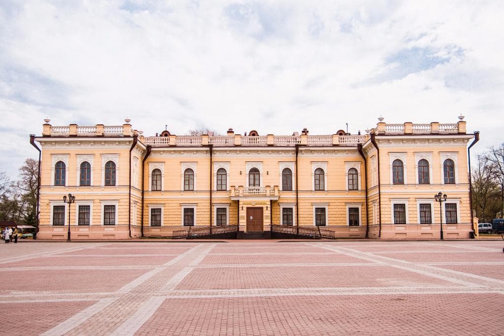 здание музея кружева