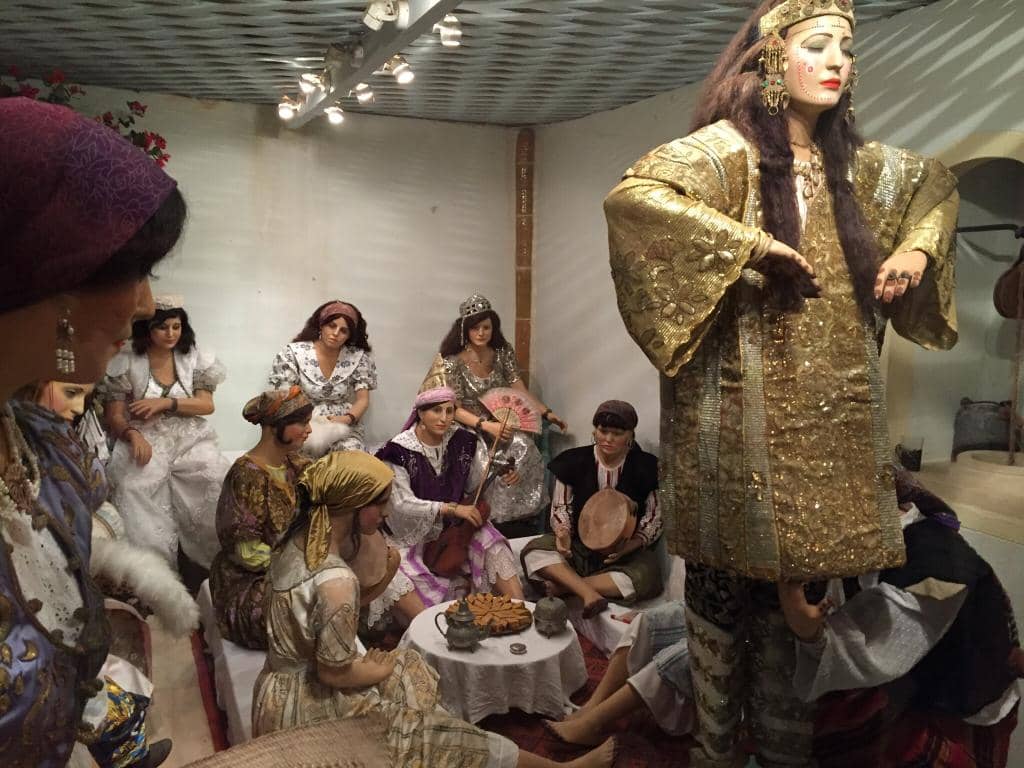 Life-Size Dioramas