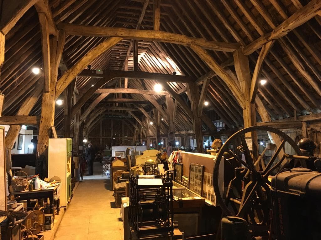 Exterior and interior of the barn (14/5/16)