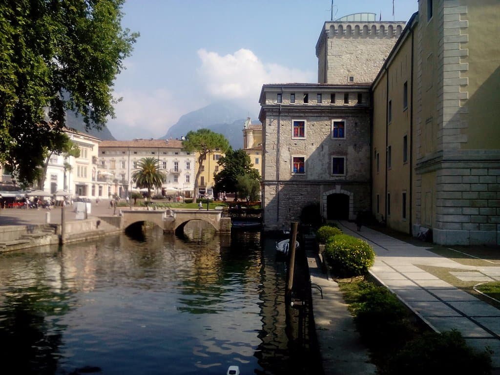 Ingresso laterale del Museo