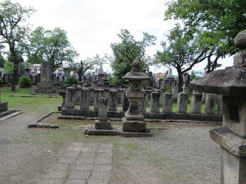 5墓地内