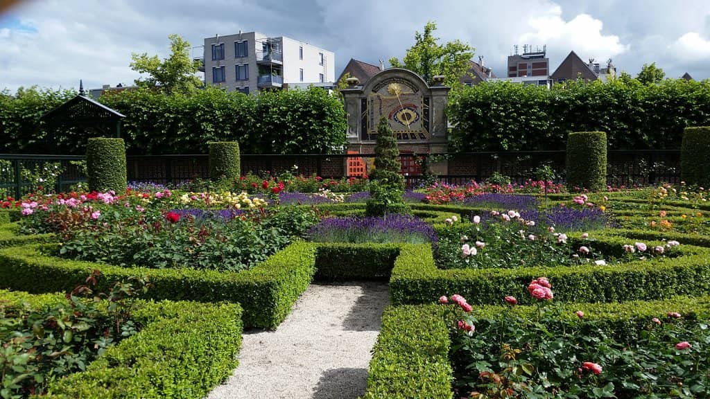 Dichters in de Prinsentuin