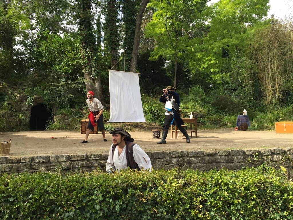 Open-Air Ambiance