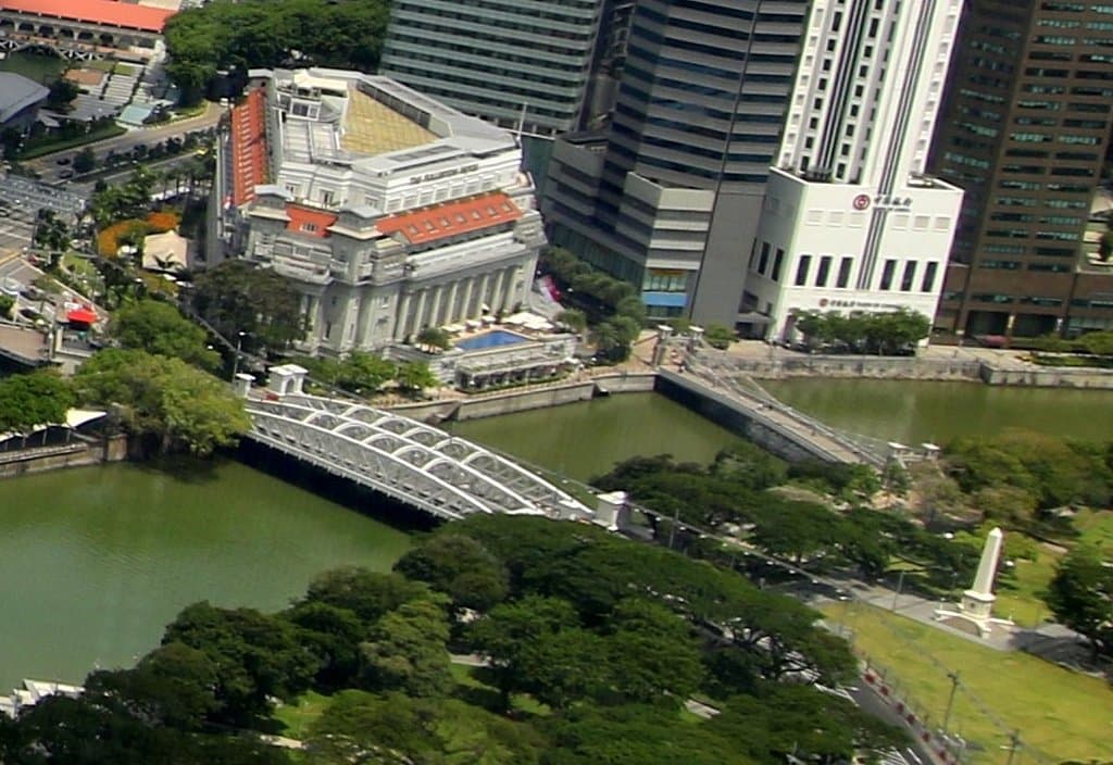 Cavenagh Bridge Singapore