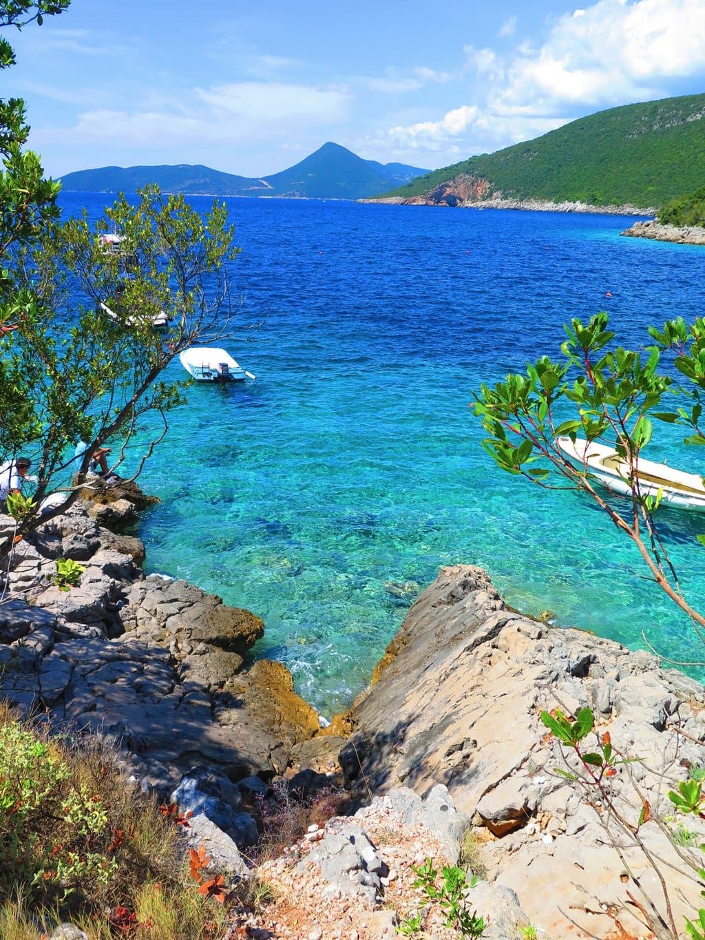 Aquamarine water at Miriste Cover