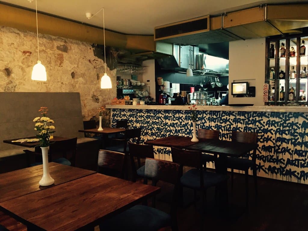 Articok - food and bar