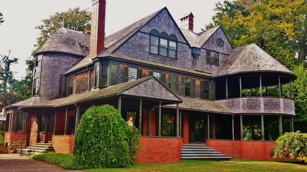 Do not be discouraged by the lack of opulence, this is a major historic landmark in architecture