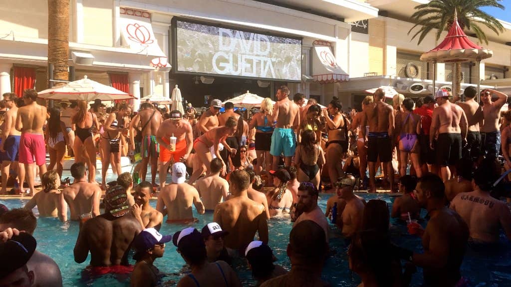 Luxurious Cabanas & Daybeds