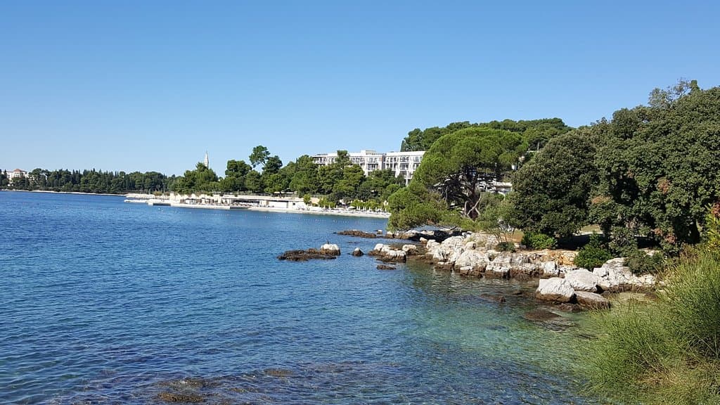 Great Views and lovely walk around the bay.