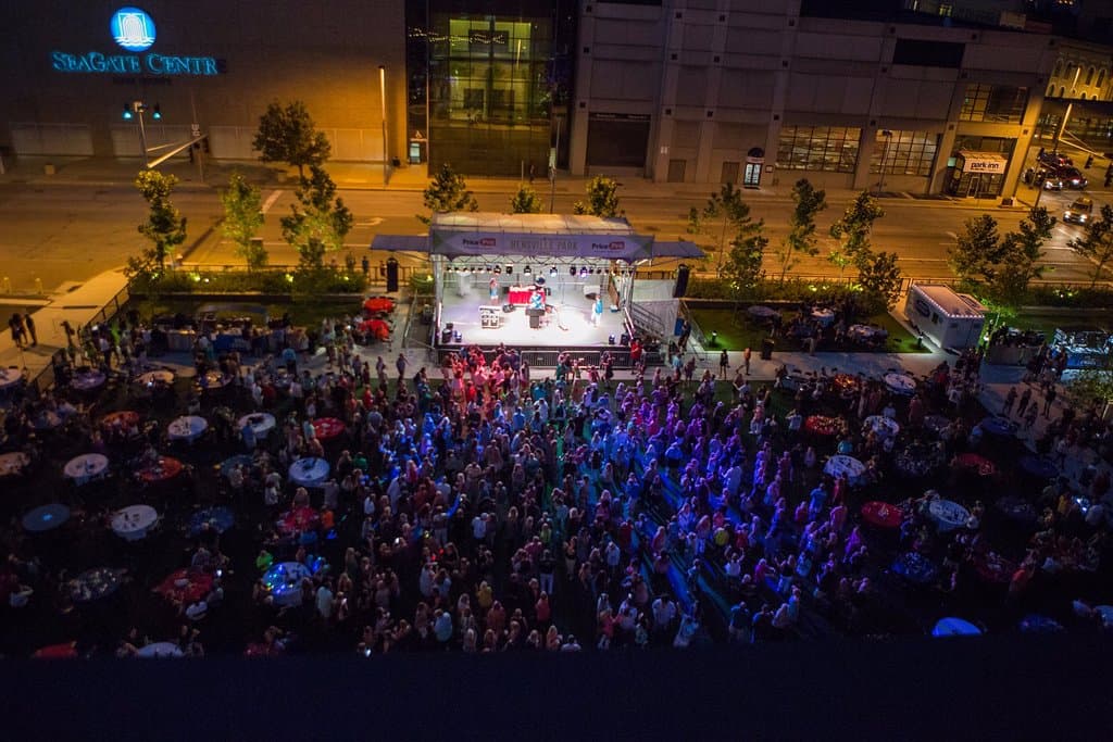 Live music. Every weekend.