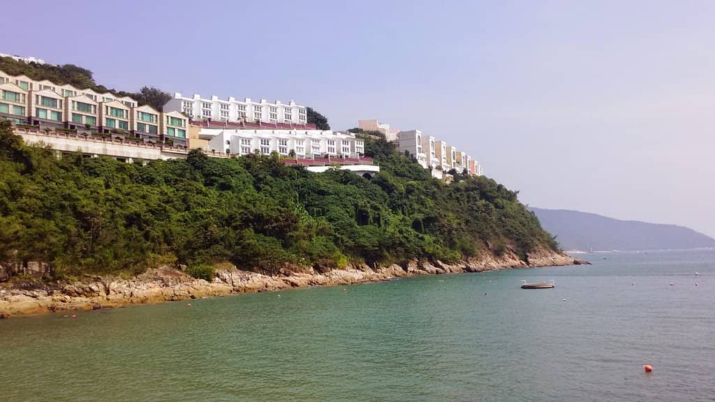 Beachfront Restaurants & Nightlife