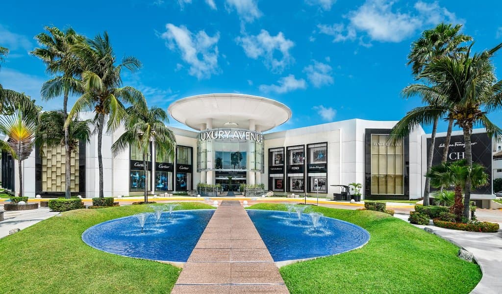 Luxury Avenue Boutique Mall Cancun