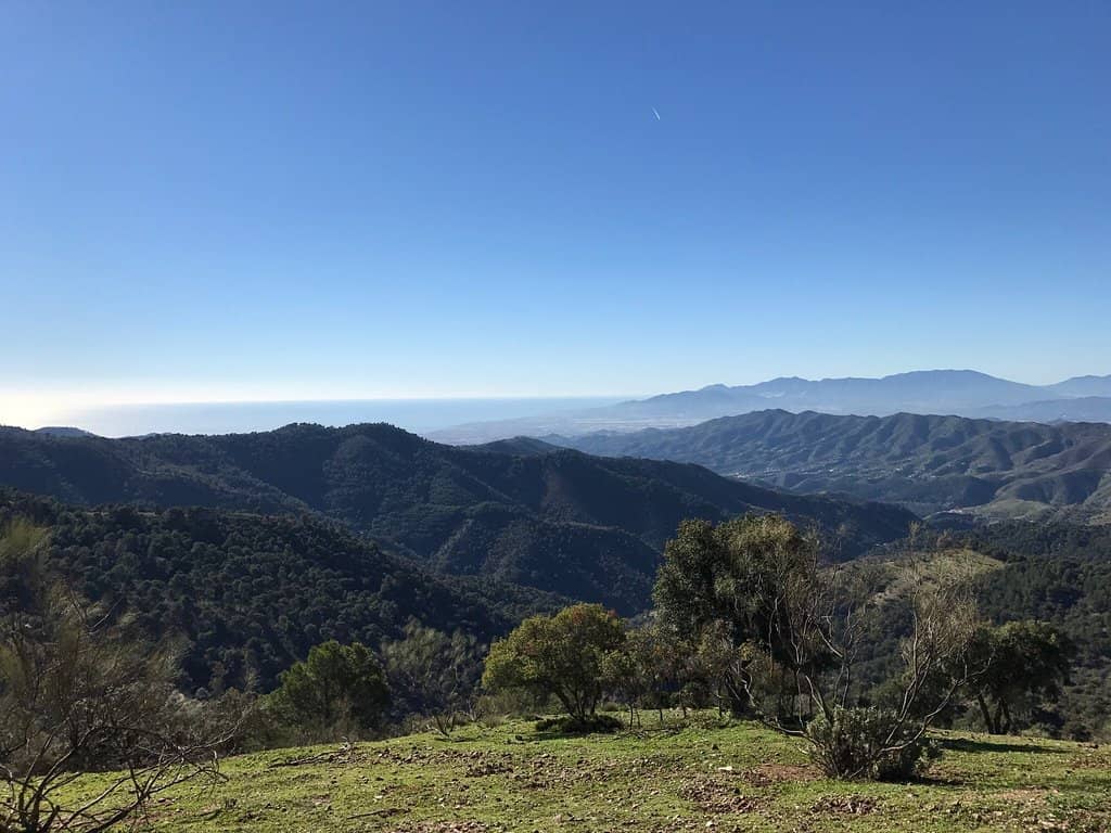 Panoramic Mountain Views