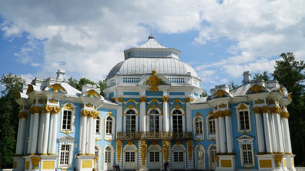 Уникальная форма здания