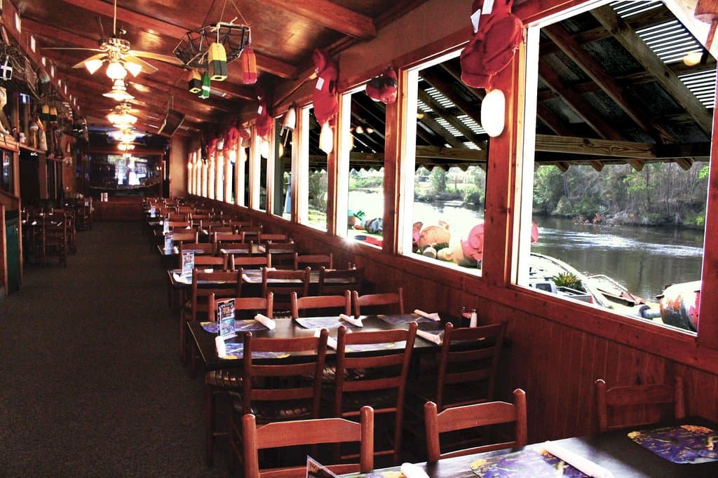 One of our 11 rooms, the Wateray with picturesque view of the waterway.