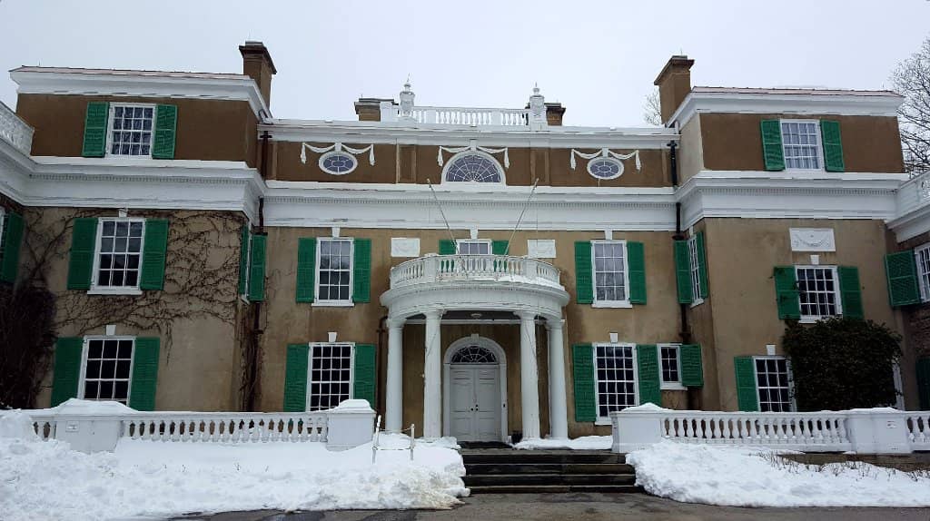 Beautifully Maintained Gardens