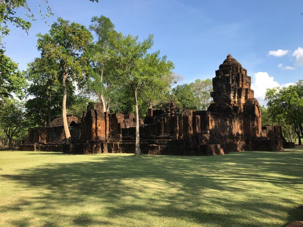 That's really nice attraction place to go and learn how s they built up the Prasat. I saw that i