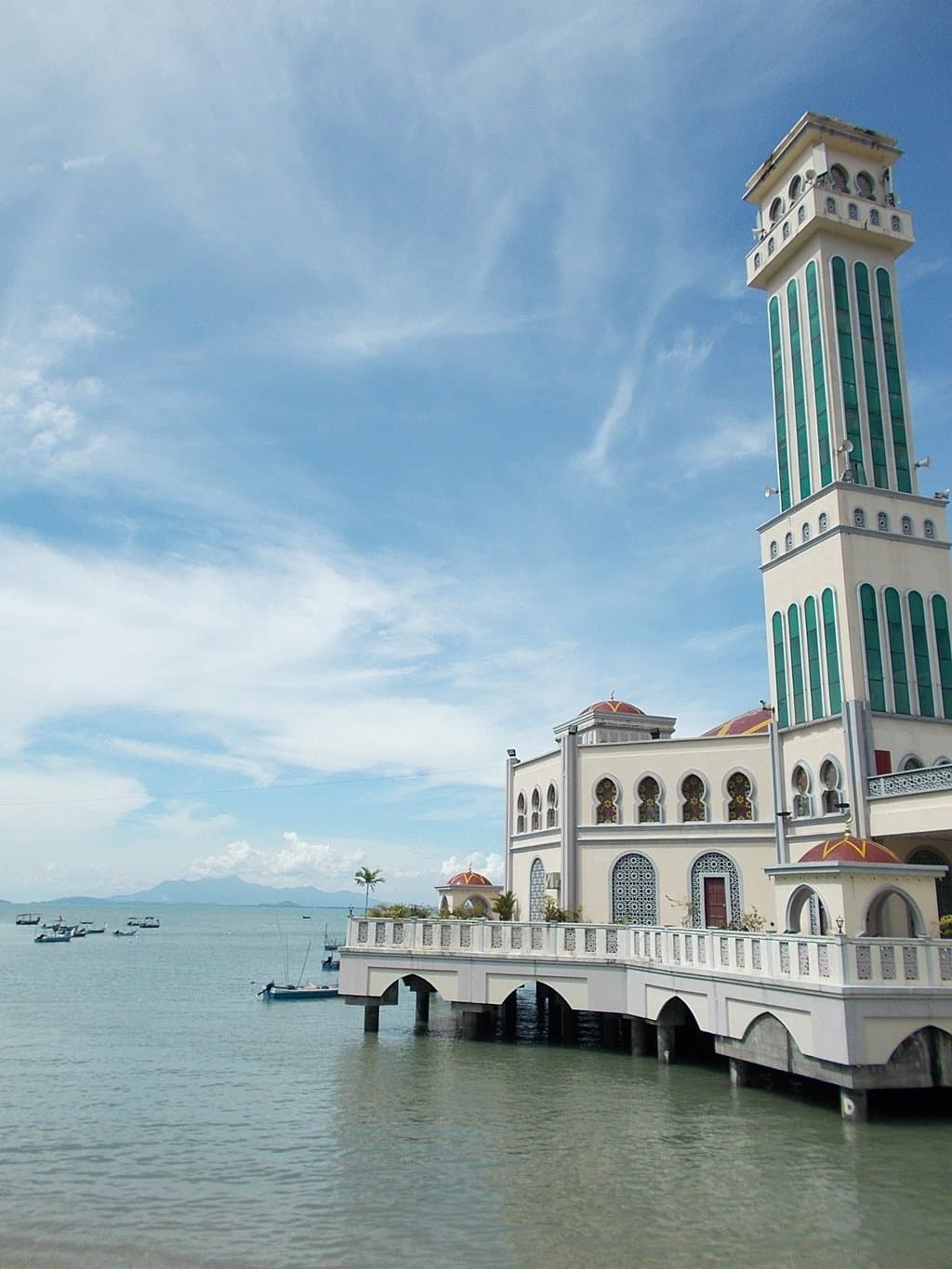 View of the sea & a side of the Mosque from the front grounds