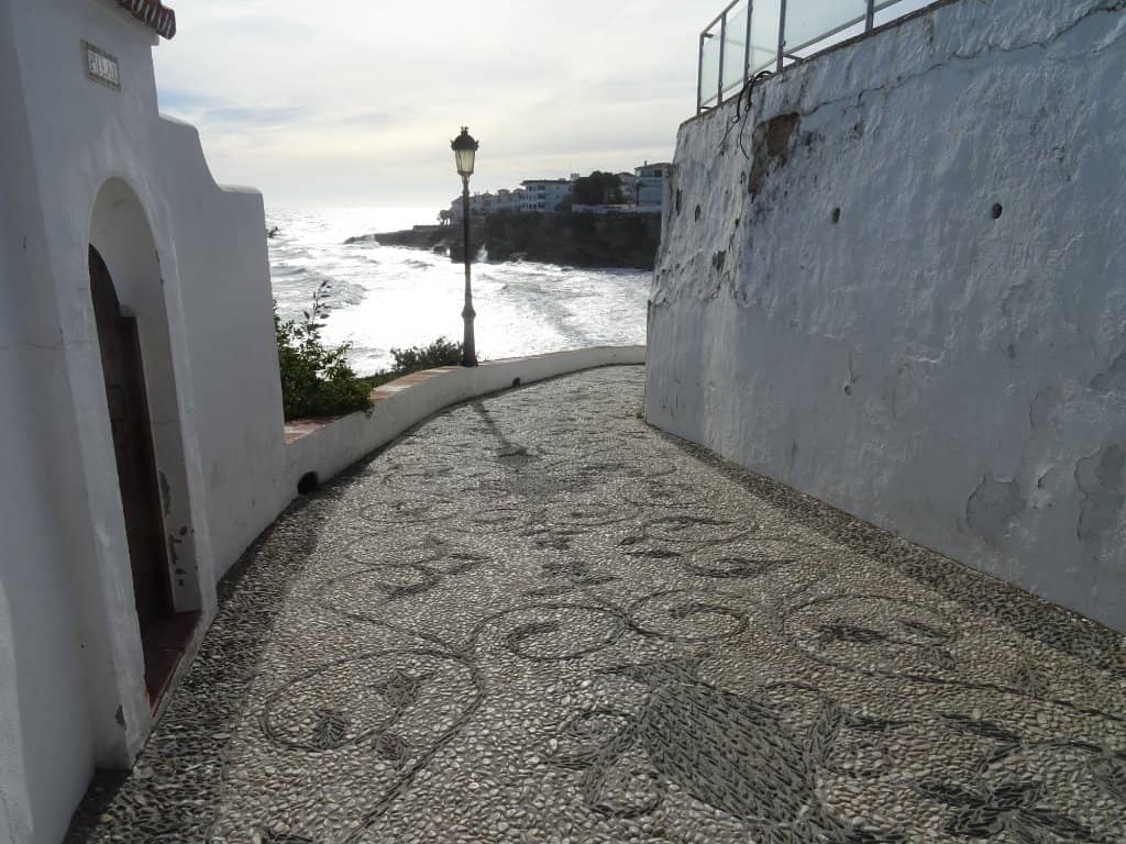 Proximity to Balcón de Europa