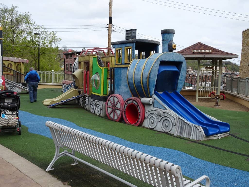 Storybook & Train Themes